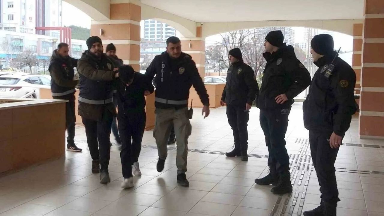 Kastamonu Kuzeykent'te berber Cihan Çalışır'ın ölümüyle sonuçlanan kavgaya ilişkin davanın ilk duruşması görüldü. Sanık…