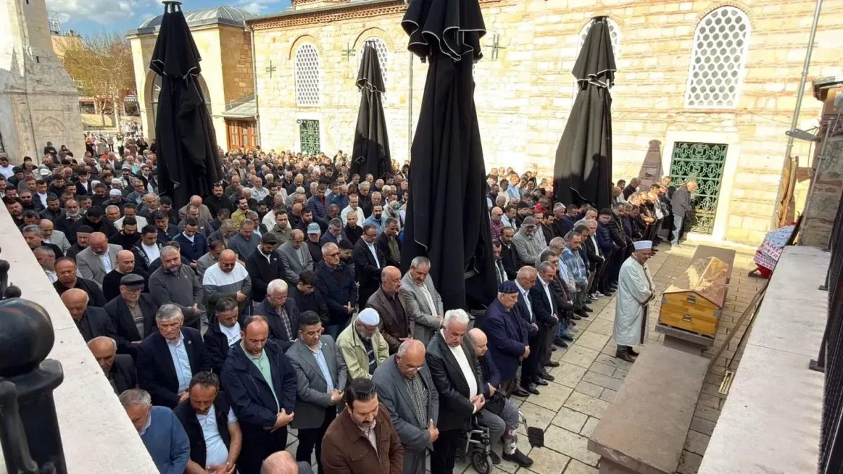 Kastamonu'nun sevilen ismi, eski oda başkanı ve meclis üyesi Hacı Muzaffer Karamustafa, Nasrullah Camii'nde düzenlenen …