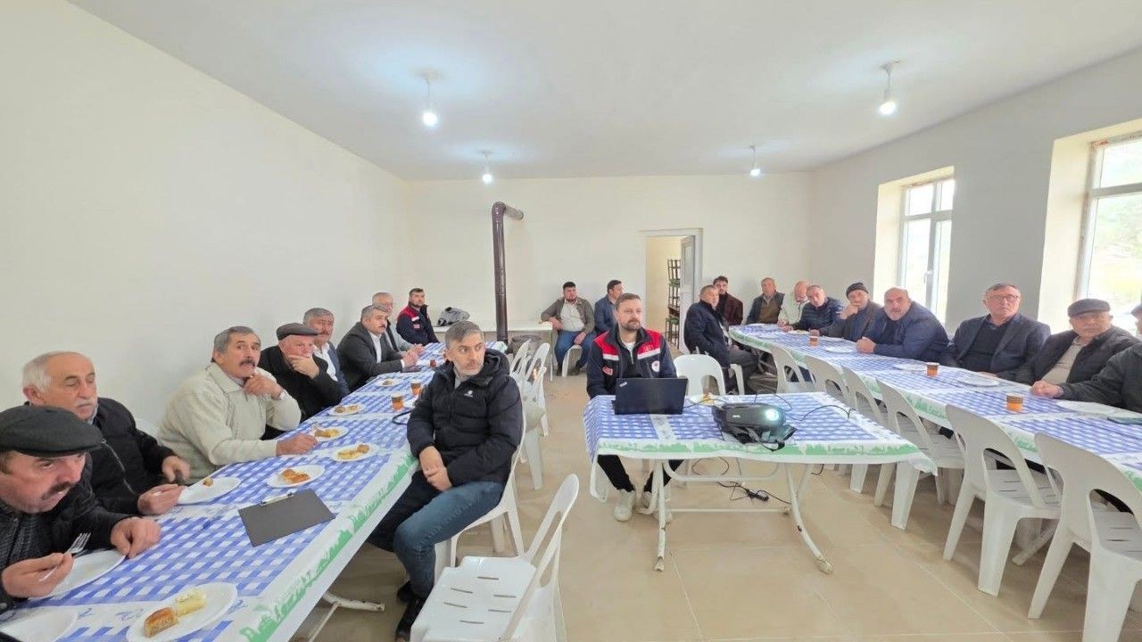 Kastamonu Seydiler'de Çiftçilere B-Reçete ve İlaç Eğitimi