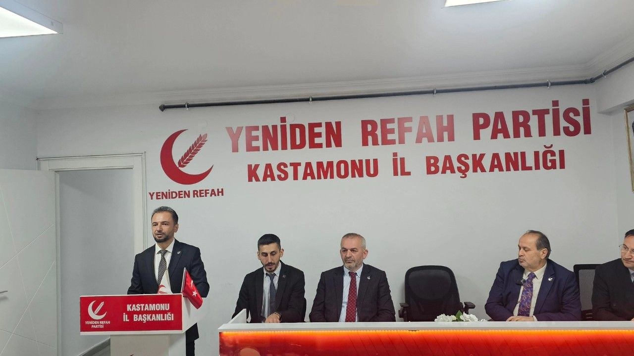 Kastamonu'da Yeniden Refah Partisi Nisan Ayı İl Divan Toplantısı yapıldı. İl Başkanı Akif Güzel, ekonomik düzen ve büyü…