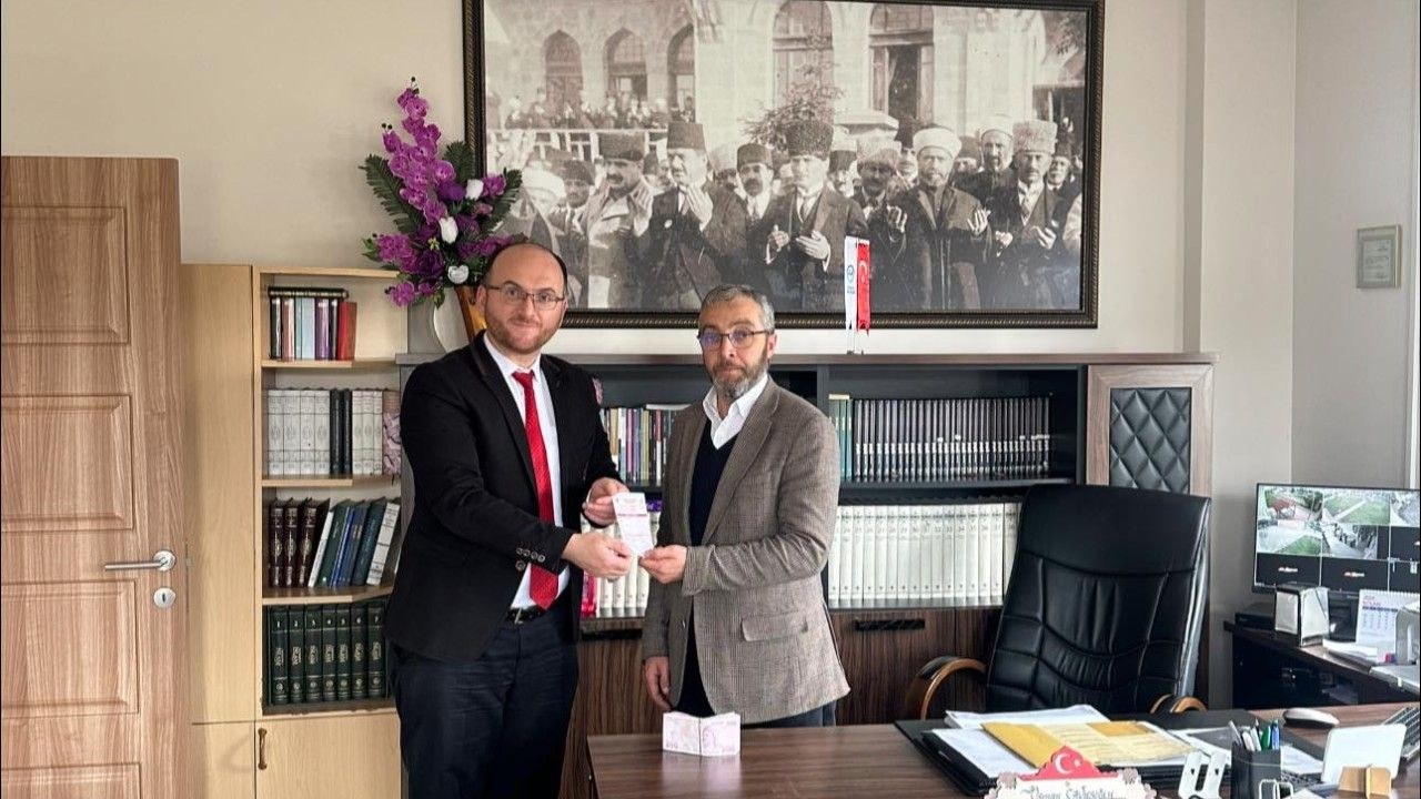 Kastamonu Seydiler'de 2026 yılı vekaletle kurban bağış süreci başladı. İlk bağışı Habibe Gümüş yaparken, Müftü Osman Ça…