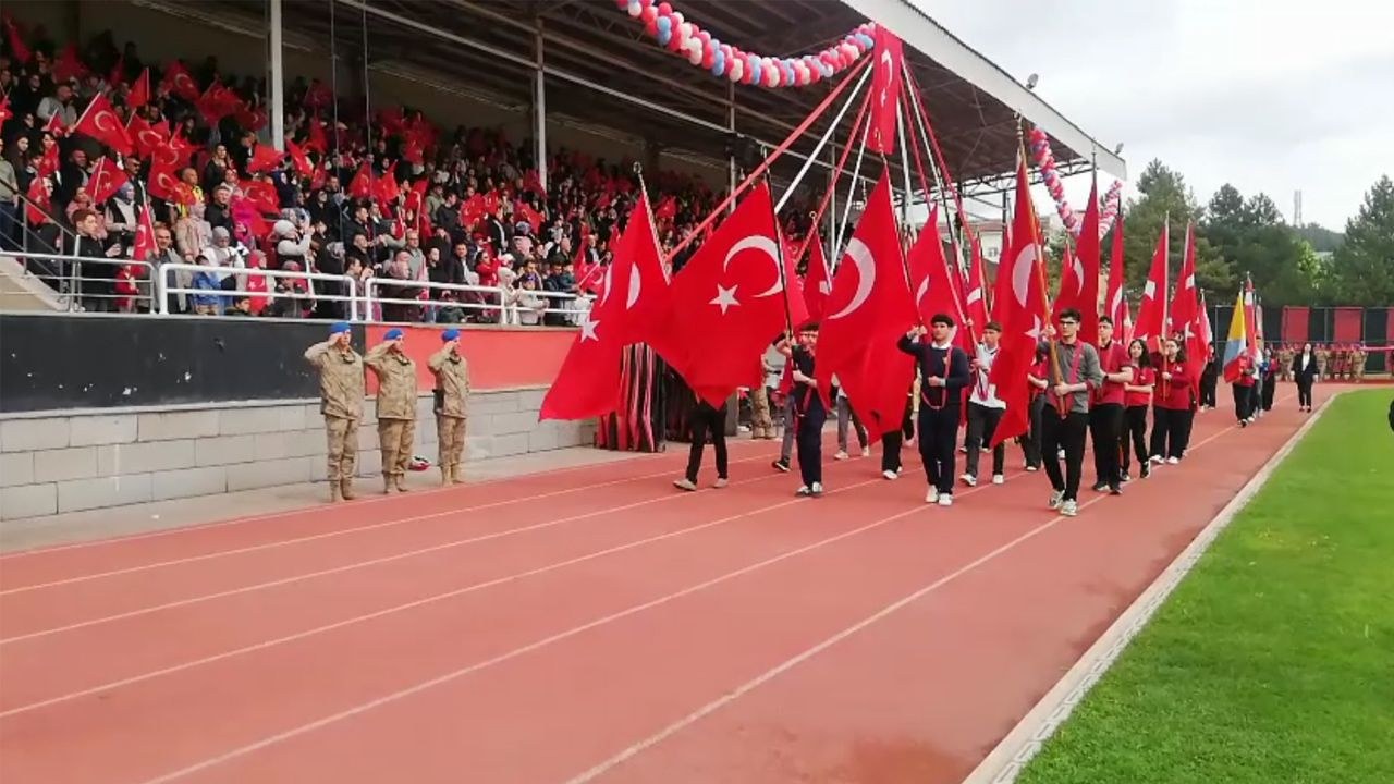Kastamonu'da 19 Mayıs Coşkusu: Gençlik Bayrağı Yükseklerde
