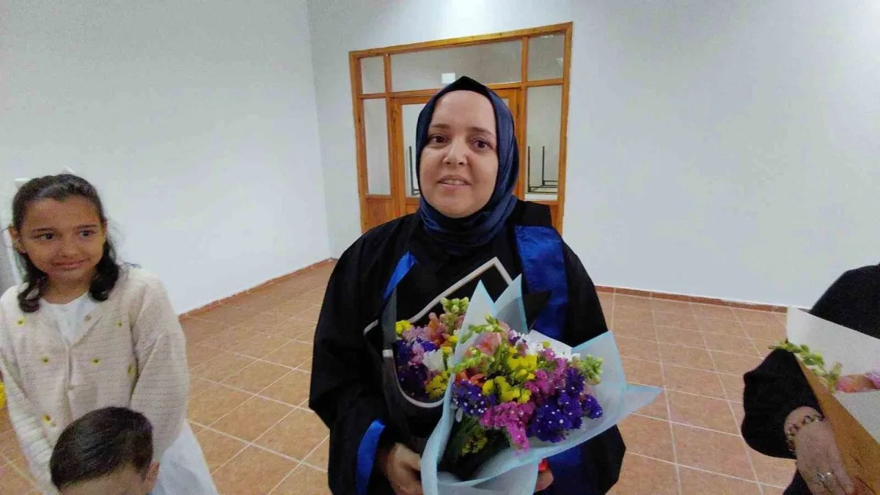 Kastamonulu Sibel Tuna, 39 Yasinda Universiteyi Birincilikle Bitirdi