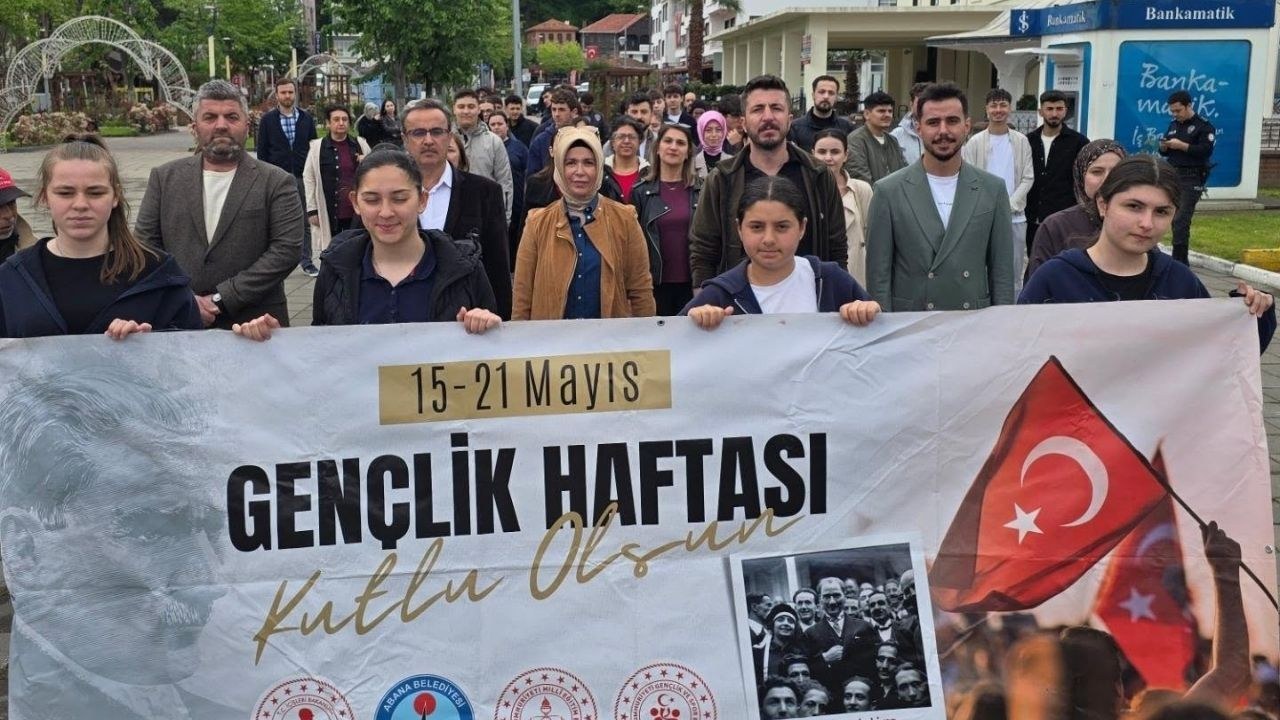 Abana Gençlik Yürüyüşü Coşkusu: Gençlik Haftası Neşesi Dorukta