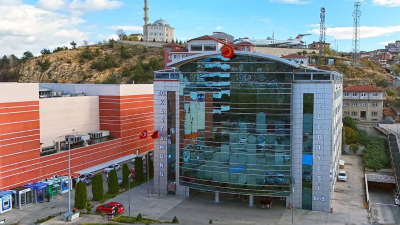 Kastamonu Belediyesi, Başkan Hasan Baltacı'nın duyurusuyla 22 Mayıs'ta ücretsiz domates, salatalık ve biber fidesi dağı…