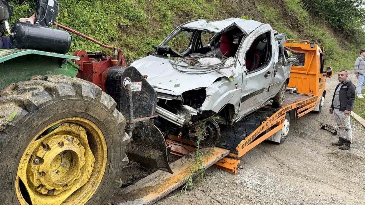 Kastamonu İnebolu'da Uçuruma Yuvarlanan Araç 7 Saatte Kurtarıldı