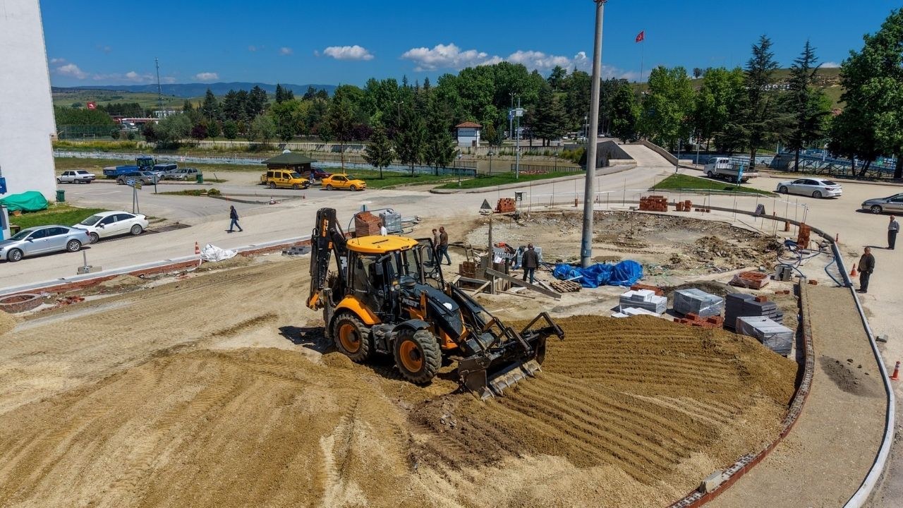 Kastamonu Taşköprü'de Tarihi Köprübaşı Meydanı Yenileniyor